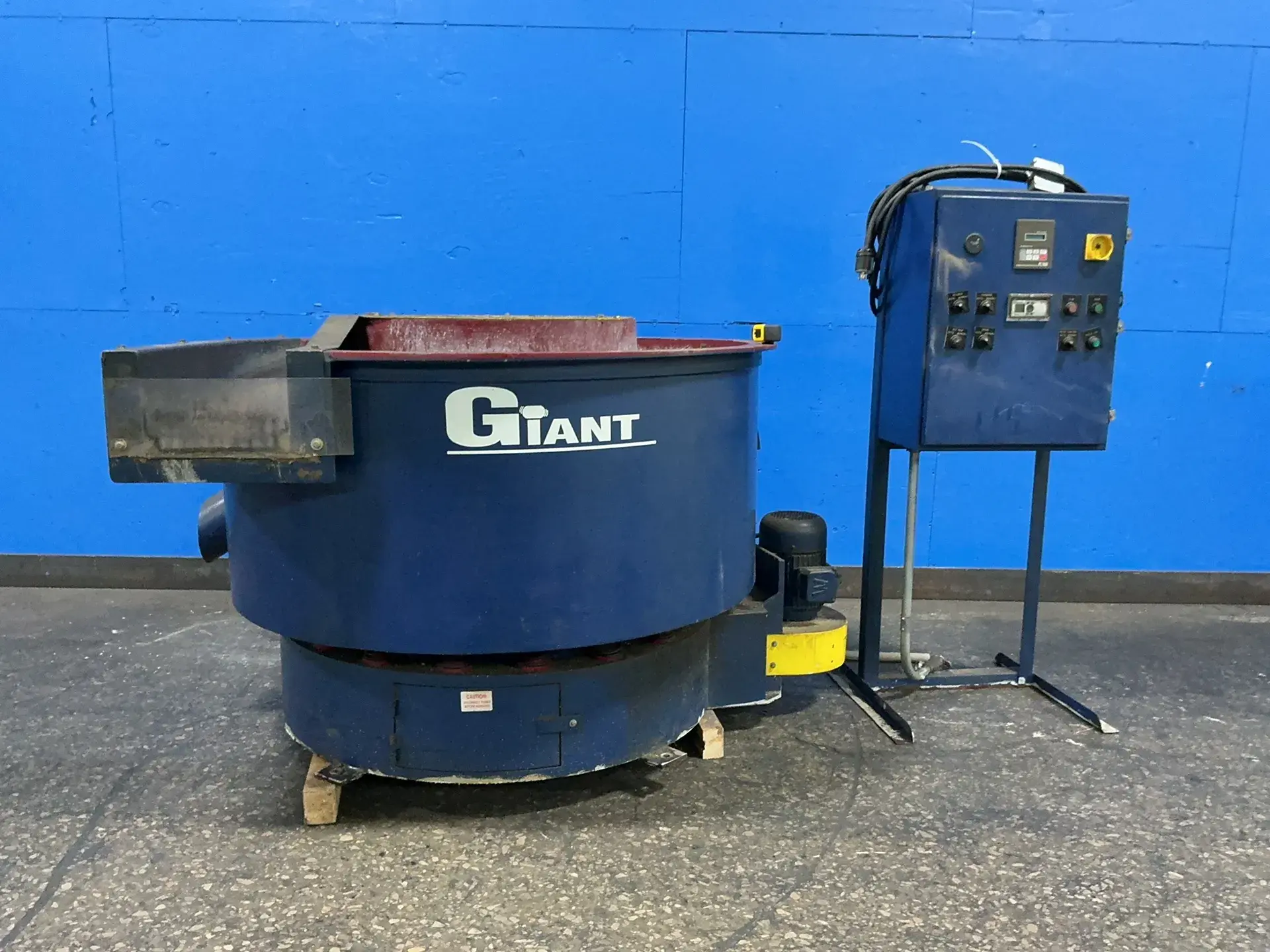 USED GIANT FINISHING, INC GB10