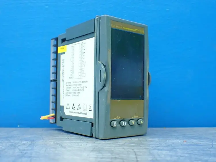 Used EUROTHERM 3208/CC/VH/RRX/R/4CL/G/ENG Temperature Controls Ohio US | HGR 24 #802945