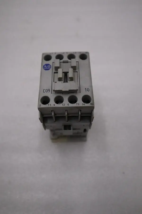 AB ALLEN BRADLEY 24V DC CONTACTOR SER A 100-C09E*10 STOCK H1074A
