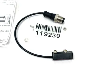 USED BANNER ENGINEERING ADJUSTABLE FIELD SENSOR OUTPUT: LO (LIGHT OPERATE) 810304