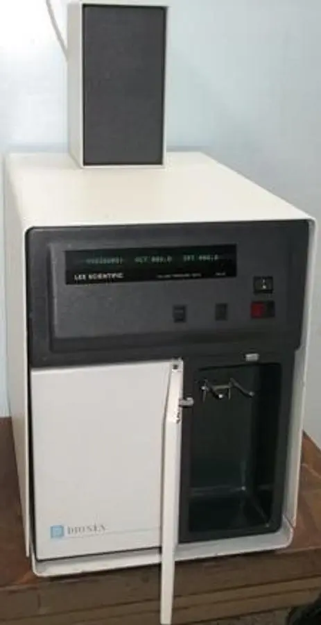 QTY. 1. LEE SCIENTIFIC SERIES 600 SUPERCRITICAL FL...