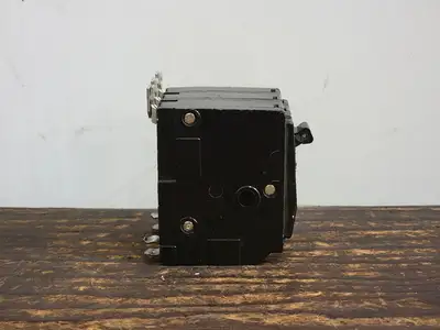 NEW SQUARE D QOB350