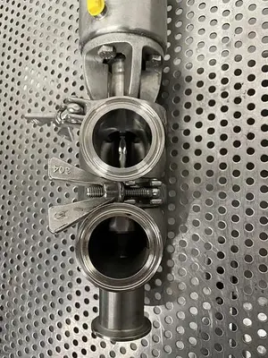 USED SPX M18BP816631TTT SW4D 1.5" S-LINE 74MM SS VALVE W/ 1 1/2" SANITARY FITTINGS