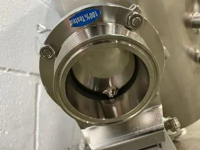 Lidded Hopper With Butterfly Valve