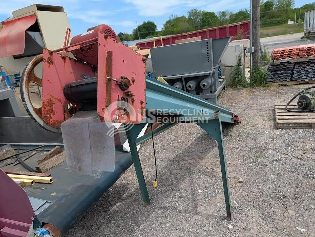 Unknown Manufacturer Used 12 inch x 12 foot Cleated Incline Conveyor