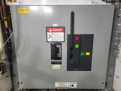 4.76kV 2000A Medium Voltage Switchgear | 36kA | Drawout Vacuum Breaker SEL Relay