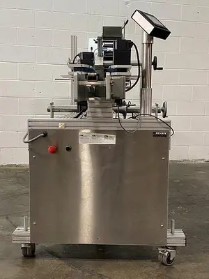 Associated Two-Head Top & Bottom Labeller