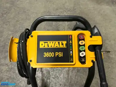 DeWalt 3600 PSI 2.5 GPM Model DXPW61299 Pressure Washer
