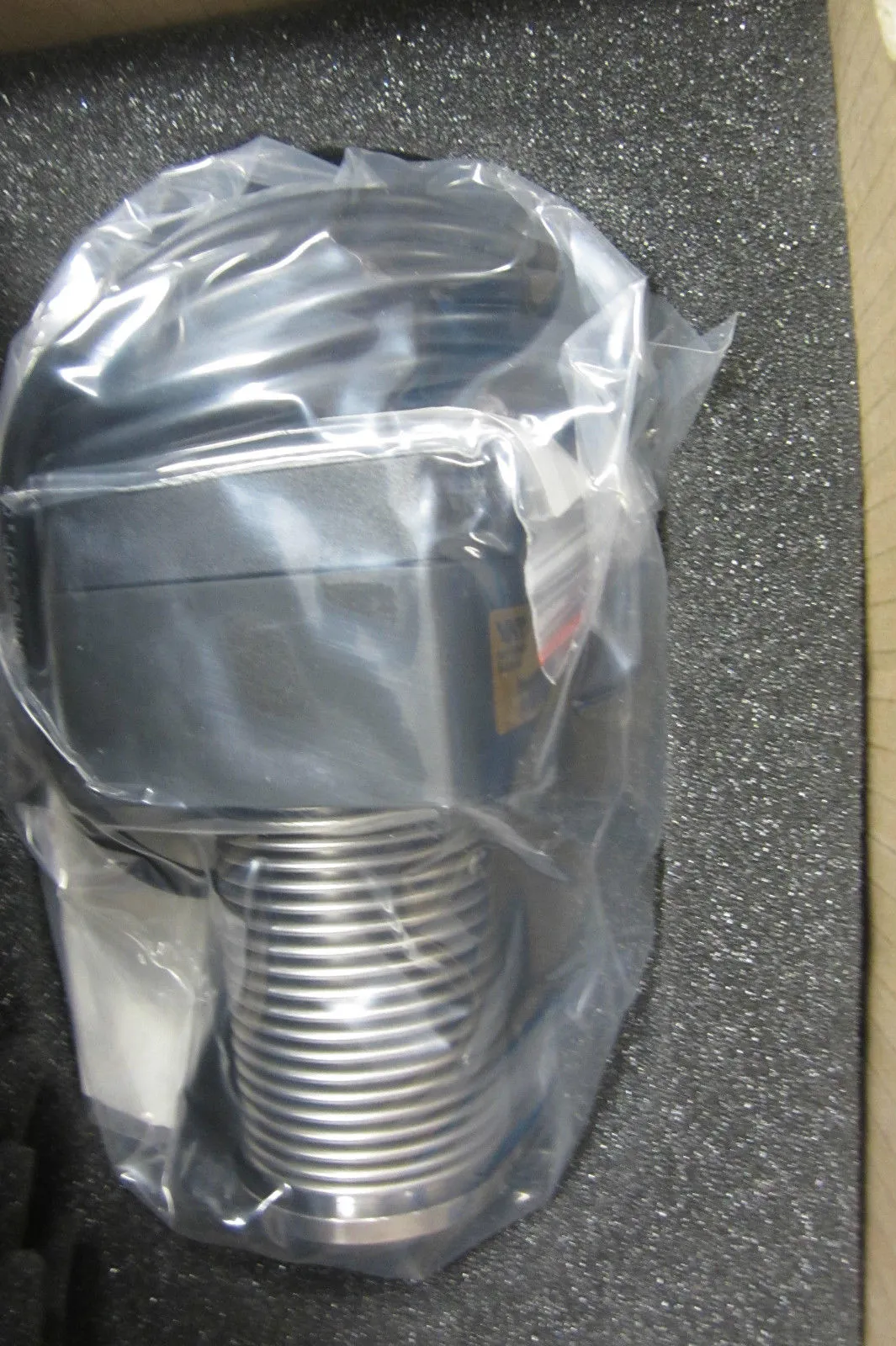 NEW VAT 0620-30113 394307/0217 ANGLE VALVE INSERT 062030113