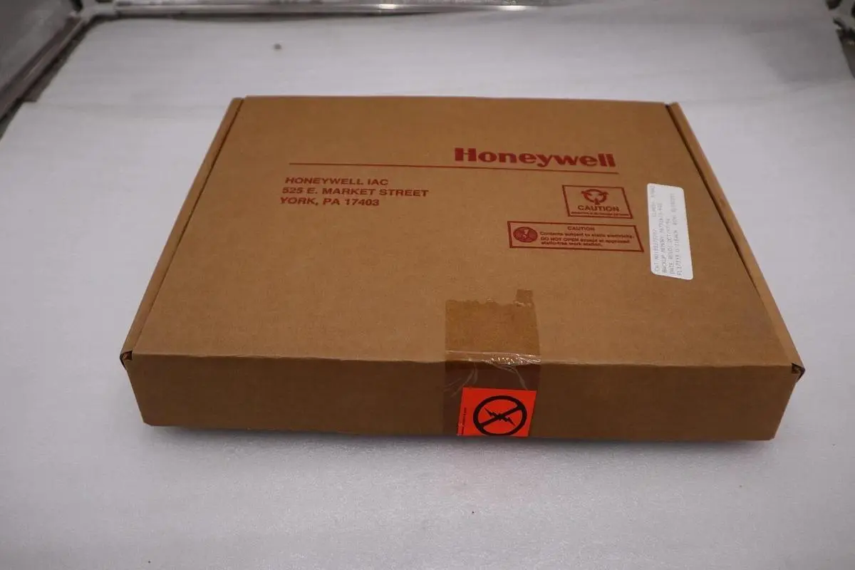 NEW OPEN BOX Honeywell 30731673-501 Core Memory Card PLC Rack Circuit Board G611