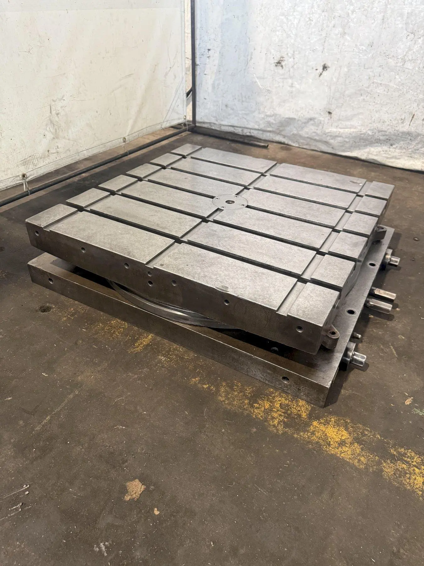 30" X 30" DEVLIEG AIR LIFT ROTARY TABLE. STOCK # 0220826