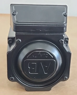 USED Allen-Bradley MPL-A430P-MJ24AA