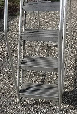 USED LADDER LADDER