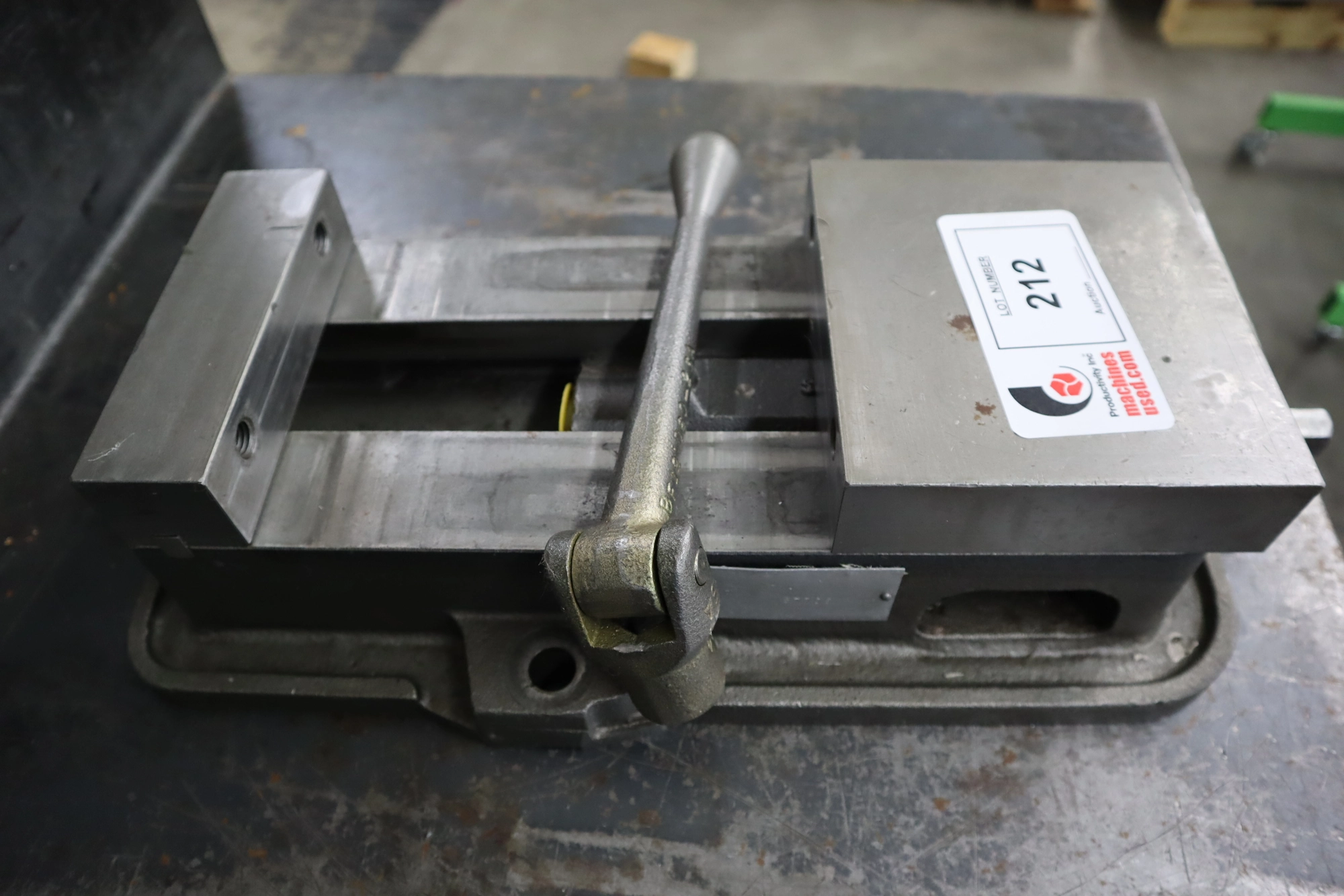 Used KURT WORKHOLDING SOLUTIONS D-60 Vises Minnesota US | Machinesused.com #1383935
