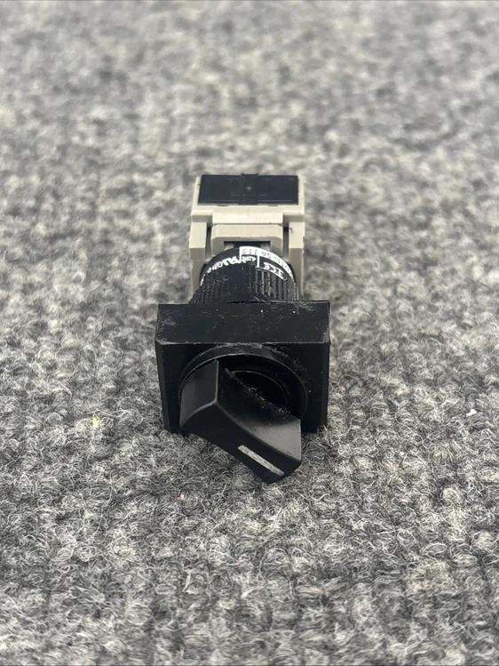 Used Fuji AH165-P2 Switch Parts California US | Davliegogo LLC #1708396