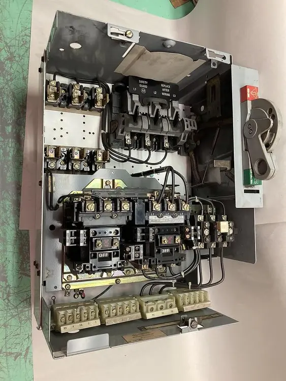 Used ALLEN BRADLEY 2106B-BDB-1-4RR-6X-24R-79U-901 Starters | Surplus Asset Holdings #1204931