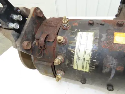 Toyota 14110-12181-71 Forklift Right Front Drive Axle & Motor 5-Lug Off 5FBE15