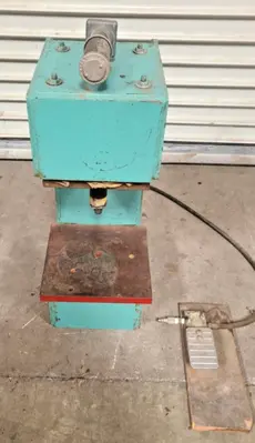 IPM International Products Pneumatic Press 522 Precision