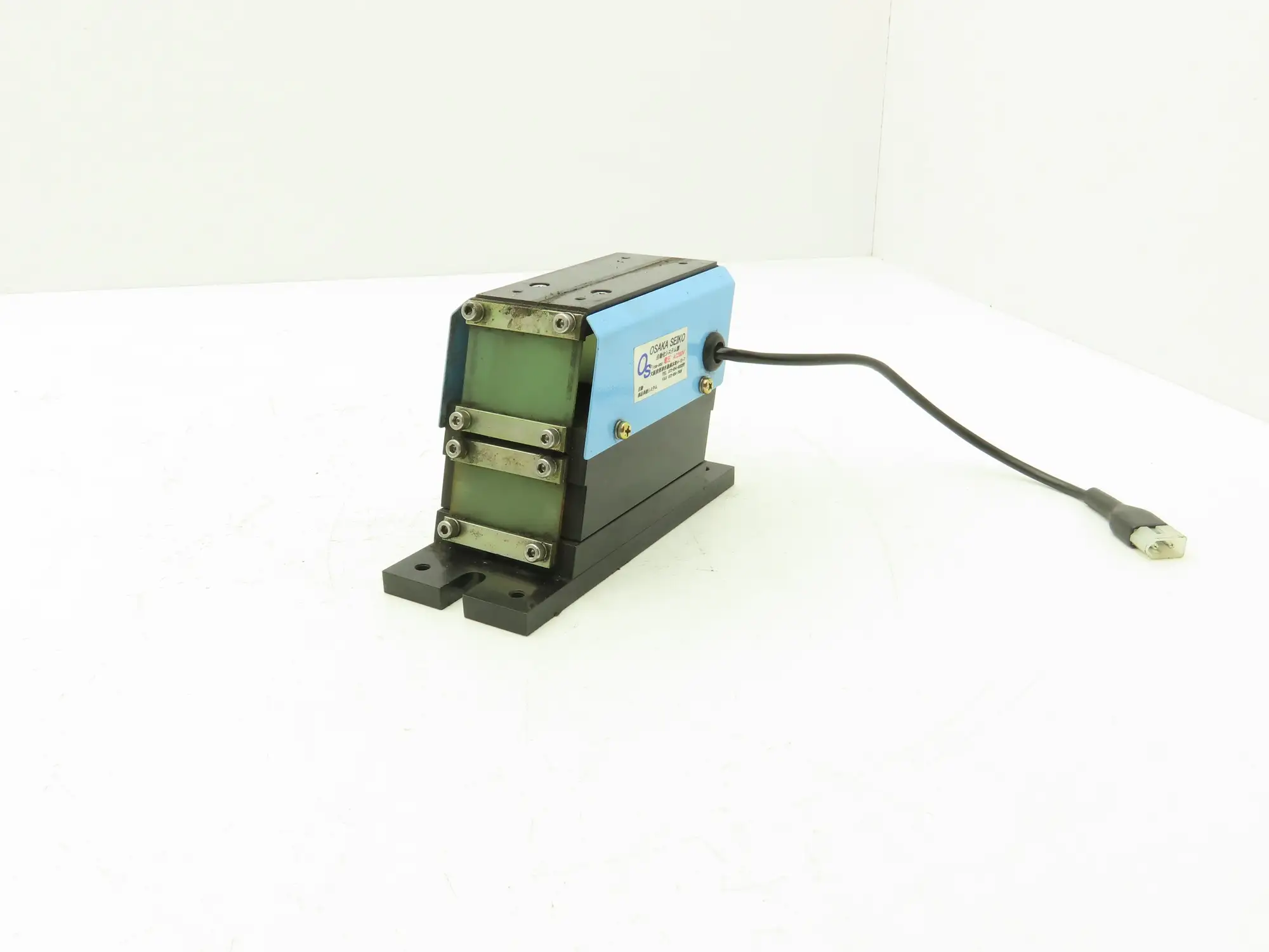Osaka Seiko Small Parts Feeder Linear Conveyor Vibration Magnetic Motor 200V