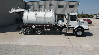 Used 2019 VOLVO VHD64B200 Vacuum Truck Texas US | Roll Off Truck World #1491998