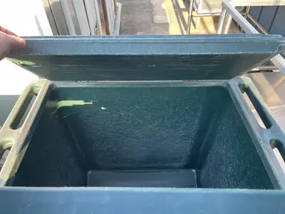 Used Carlisle Used Carlisle Insulated 200lb Mobile Ice Caddy Bin - Plastic SS136 Food Storage & Transportation Illinois US | Falcon Restaurant Supply #1375997