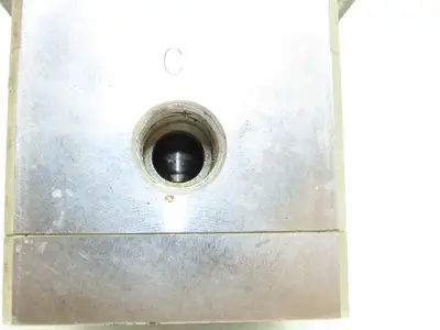 CKD CVS3-15A-70-02HS-3 High Pressure Air Operated 3-Way Valve