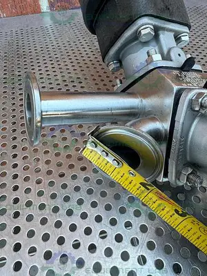 USED LOT OF 2 - ITT PURE FLO 3 WAY DIAPHRAGM VALVE W/ 1" SANITARY FITTING
