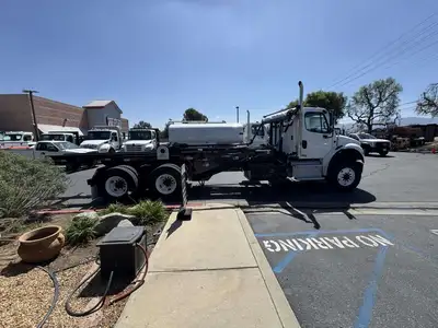 New | in-Stock 2027 FREIGHTLINER M2 106 PLUS Hooklifts & Roll-Offs California US | Commerce Truck Equipment Sales #1548704