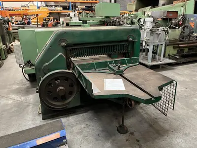 USED SCHNEIDER PAPER SHEAR