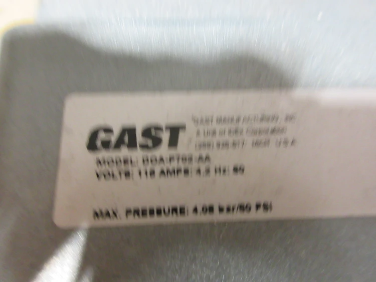 Used GAST DOA-P702-AA Vacuum Pumps Minnesota US | Machinesused.com #1571944