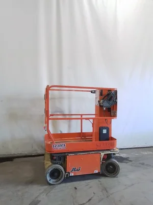 USED 2013 JLG 1230ES