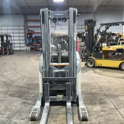USED 2016 CROWN RR5725-45