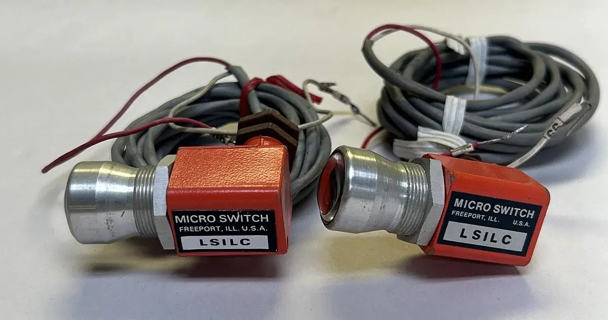 Used MICRO SWITCH LSILC Relays & Switches | Surplus Asset Holdings #1205683