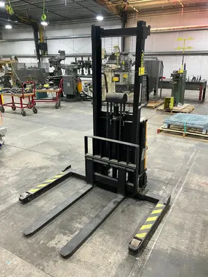 Used 2016 _UNKNOWN_ _UNKNOWN_ Pallet Stackers Minnesota US | Myron Bowling Auctioneers Inc #1541738