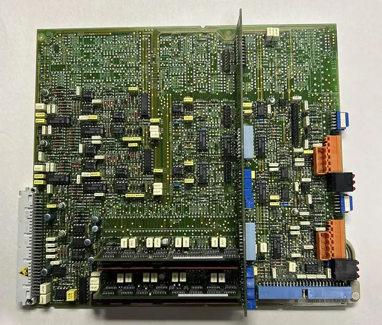 Used SIEMENS 6SC6100-0NA11 Miscellaneous Equipment (Electrical & Power) | Surplus Asset Holdings #1192793