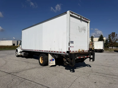 Used 2016 FREIGHTLINER BUSINESS CLASS M2 26' BOX TRUCK Box trucks Ohio US | Miedema Asset Management Group #1709386