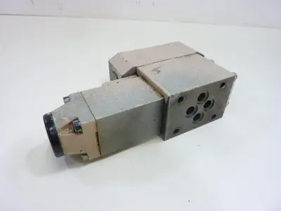 USED REXROTH 4WE6D51AW12060N9D5V