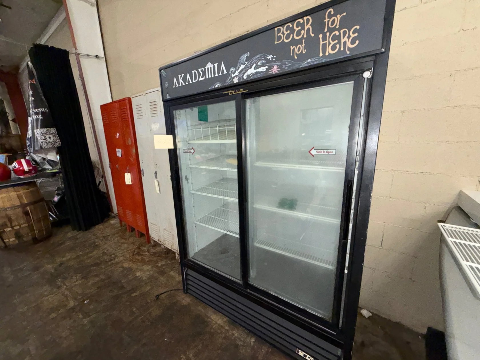 Used _UNKNOWN_ _UNKNOWN_ Display Refrigerators Georgia US | Auction Management Corporation #1548532