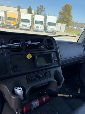 Used 2007 FREIGHTLINER BUSINESS CLASS M2 26' BOX TRUCK Box trucks Ohio US | Miedema Asset Management Group #1709387