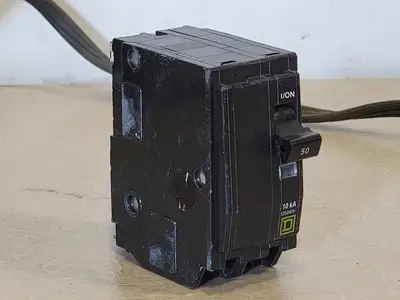 USED SQUARE D QO220