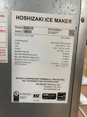 Used Hoshizaki Used Hoshizaki KM-650MAH Crescent Cube Ice Machine 661lb/24hr Air Cooled 208-230v Ice Machines Illinois US | Falcon Restaurant Supply #1374924