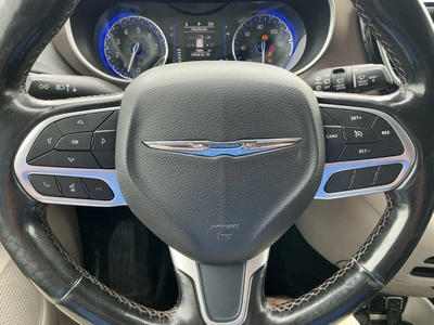USED 2019 CHRYSLER PACIFICA