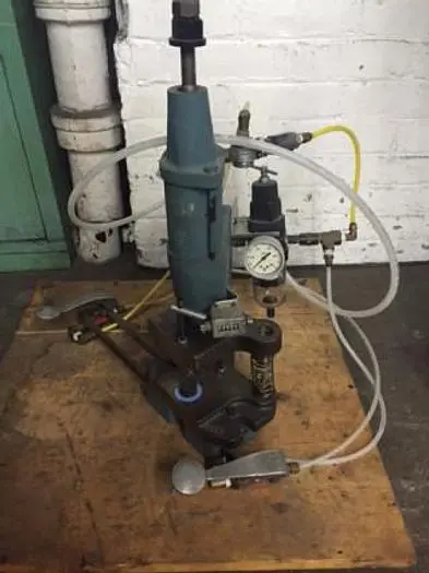 2159-220 Hugold Bench Model Pneumatic Air Press, Model # U/AKS