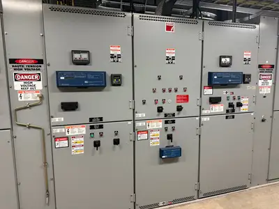 USED 2002 SQUARE D MODEL 4