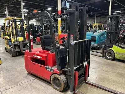 Used RAYMOND 445C35TT 3-Wheel Sit down Electric Counterbalance Forklifts Illinois US | Somerset Equipment Sales #1546174