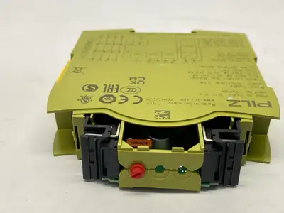PNOZ s4 24VDC 3n/o 1n/c | Pilz  Standalone Sigma Safety Relay 750104 NO COVER - For parts or not working