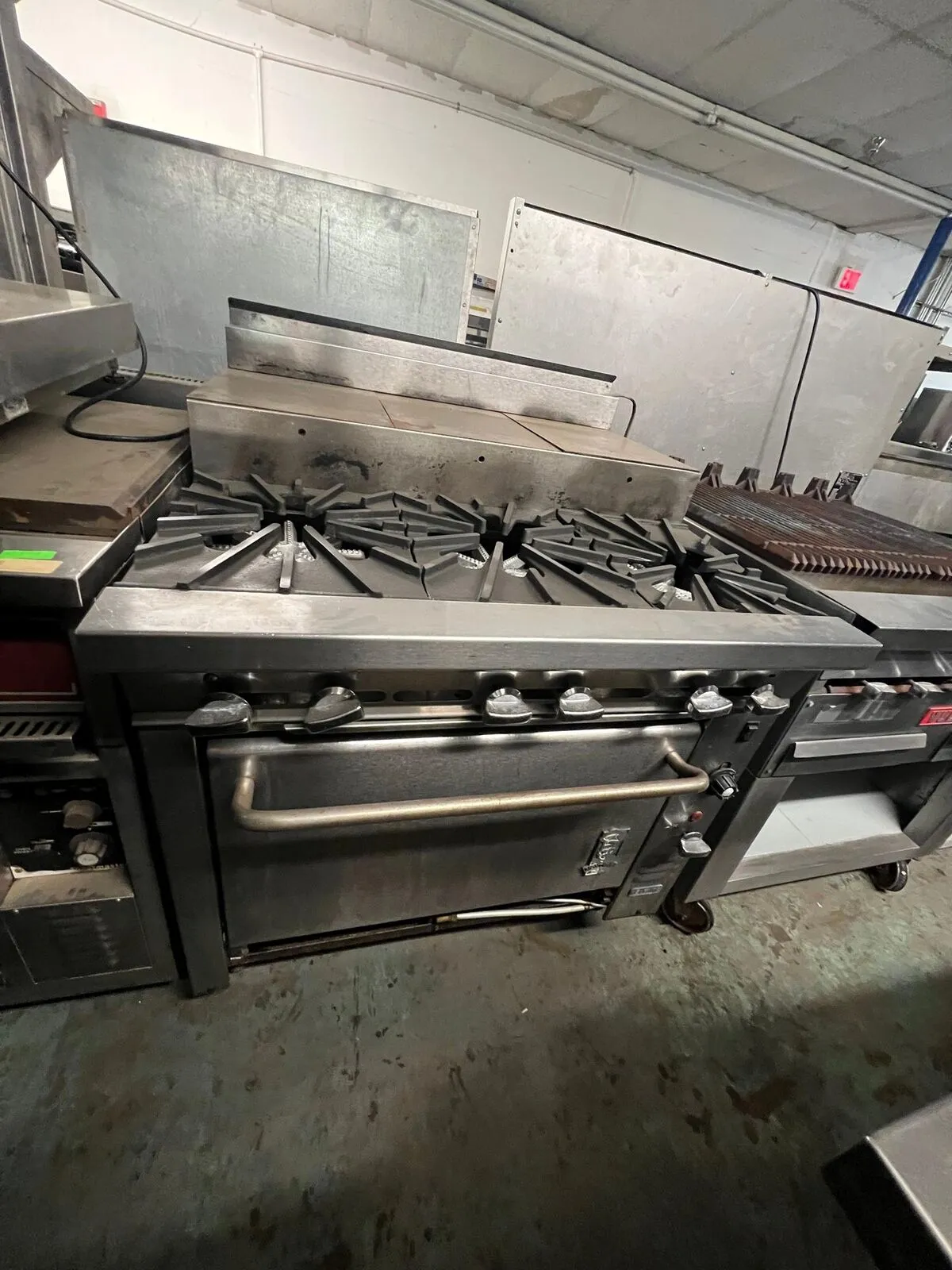 75-0272 Montague 36'' Gas Range with Convection Oven V136-559S