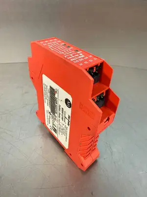 Allen Bradley 440R-N23135 /C Guardmaster MSR127RP Safety Relay (2.1.5)