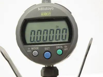 Mitutoyo 201-152 Dial Snap Gage 1-2" Range w/ Digimatic Indicator 0.5" 543-392B