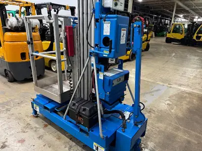 2000 Genie IWP20 Man Lift